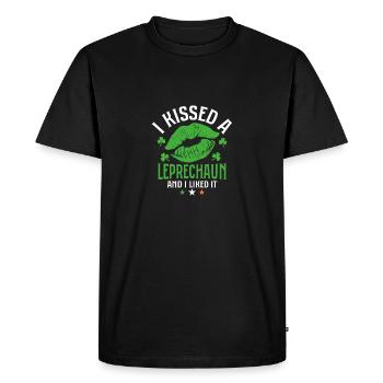 I Kissed A Leprechaun And I Liked It - Men's Premium Organic T-Shirt - black - Front - Nico (187cm)