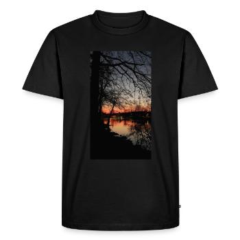 Sunset over the lake - Men's Premium Organic T-Shirt - black - Front - Nico (187cm)