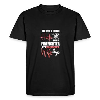 Hotter than a firefighter is a firefighter's wife - Men's Premium Organic T-Shirt - black - Front - Nico (187cm)