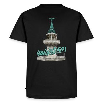 Kriegerbrunnen // Nördlingen // Illustration - Men's Premium Organic T-Shirt - black - Back - Nico (187cm)