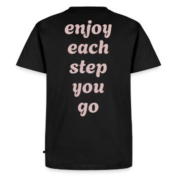 Profitez de chaque pas que vous faites - Positivité - T-shirt Premium bio Homme - noir - Dos - Nico (187cm)