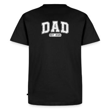 Papa 2026 Papa est 2026 - T-shirt Premium bio Homme - noir - Dos - Nico (187cm)
