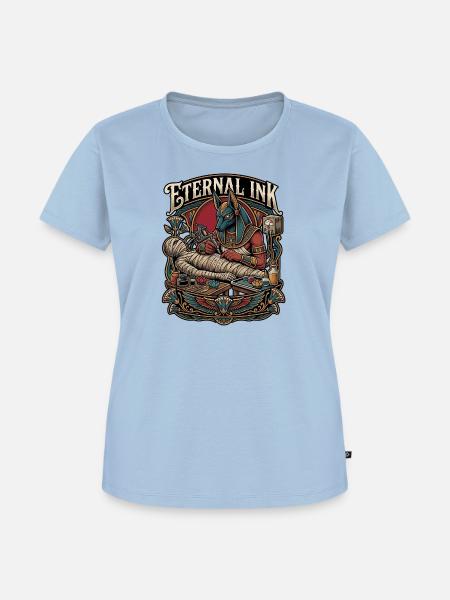 Tätowierer graviert eine Mumie - Frauen Premium Bio T-Shirt - Hellblau