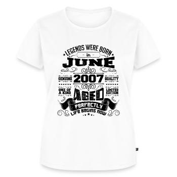 2007 Juin Anniversaire 2007 Juin | né en June 2007 - T-shirt Premium bio Femme - blanc - Devant - AI Model Female 172 dark (172cm)