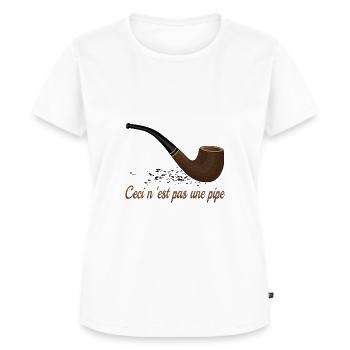 Ceci N'est Pas Une Pipe - Frauen Premium Bio T-Shirt - Weiß - Vorne - AI Model Female 172 dark (172cm)