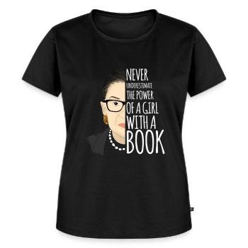 Ruth Bader Ginsburg Never Underestimate - Frauen Premium Bio T-Shirt - Schwarz - Vorne - Selfina (174cm)