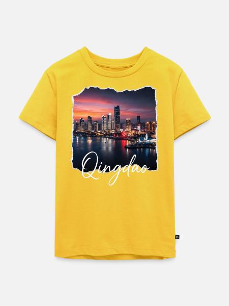 Qingdao Abend Skyline - Kinder Premium Bio T-Shirt - Sonnengelb