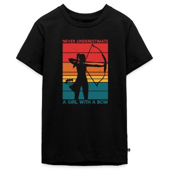 Unterschätze niemals ein Mädchen mit einem Bogenbogenschießen - Teenager Premium Bio T-Shirt - Schwarz - Vorne - AI Model Teenager Male light (155cm)