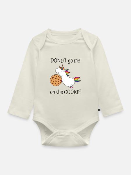 Donut go me on the cookie - Einhorn mit Keks - Baby Bio-Langarm-Body - Naturweiß