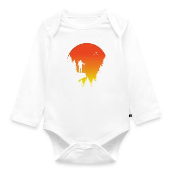 Hikers on a rocky outcrop - Nature - Organic Longsleeve Baby Bodysuit - white - Front