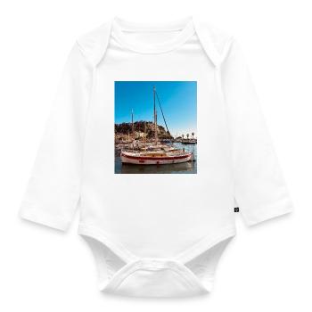 Sailboats in the blue sky harbor - Organic Longsleeve Baby Bodysuit - white - Front