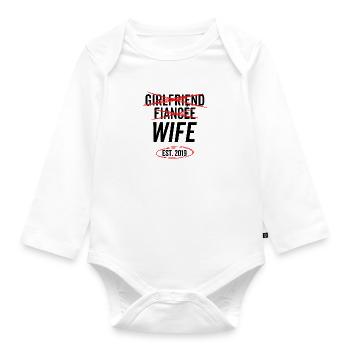 Girlfriend Fiancée Wife Est 2019 - Organic Longsleeve Baby Bodysuit - white - Front