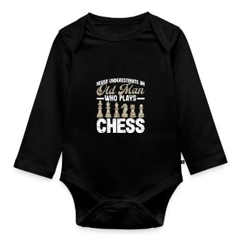 Never underestimate an old man who plays chess - Organic Longsleeve Baby Bodysuit - black - Front