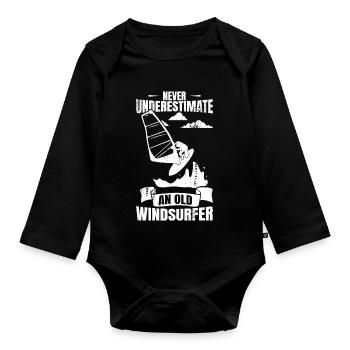Never underestimate an old windsurfer - Organic Longsleeve Baby Bodysuit - black - Front