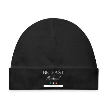 Belfast Irland Souvenir – Reise Koordinaten - Baby Premium Organic Mütze - Schwarz - Vorne