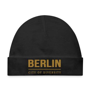 Berlin City of Diversity Hauptsstadt Schriftzug - Baby Premium Organic Mütze - Schwarz - Vorne