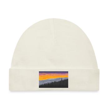 Skipiste in den Bergen bei Sonnenuntergang. - Baby Premium Organic Mütze - Naturweiß - Vorne