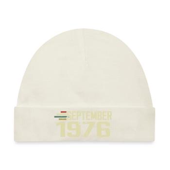 September 1976 Vintage Geschenkidee September 1976 - Baby Premium Organic Mütze - Naturweiß - Vorne