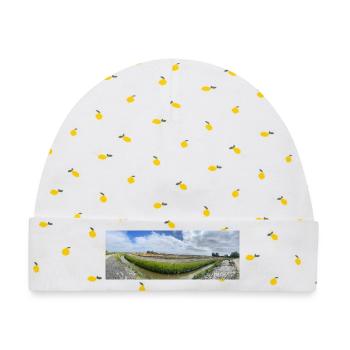 Panoramafeld mit Graben und Blumen - Baby Premium Organic Mütze - Weiß/Zitronengelb - Vorne