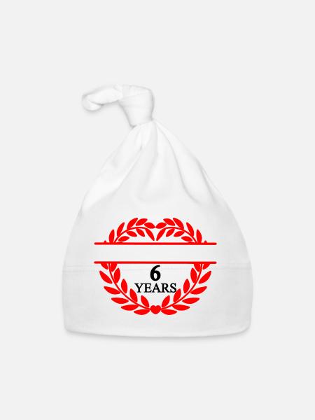 Bannière nominative six ans, couronne de laurier en forme de cœur - Bonnet bio Bébé - blanc - Devant