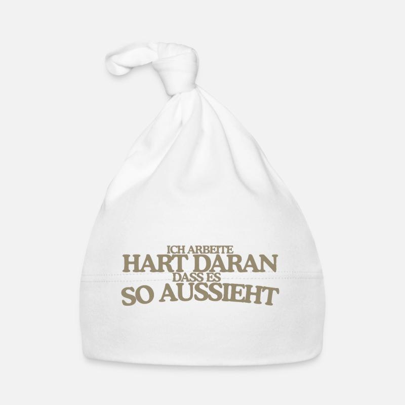 Ich arbeite hart daran Retro Spruch Lustig Baby Bio-Mütze