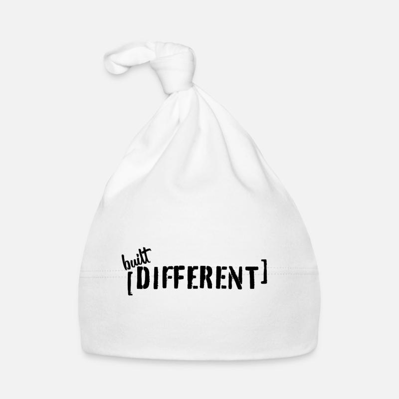 Déclaration typographique différente construite disant Bonnet bio Bébé