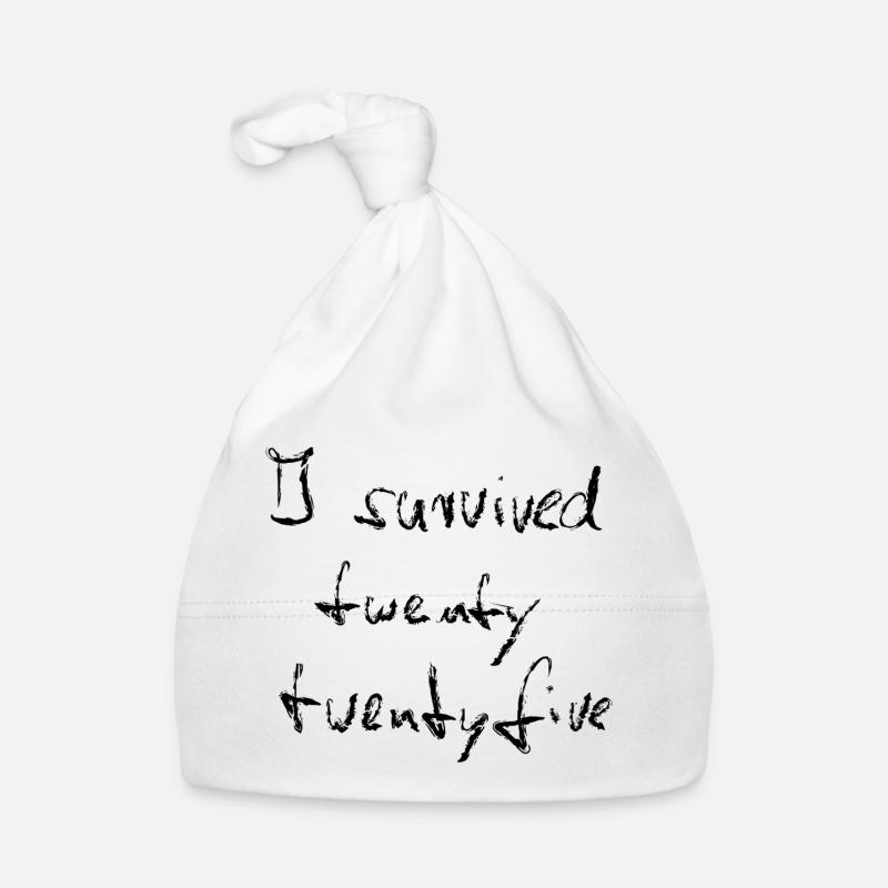 I survived 2025 - Kreide schwarz Baby Bio-Mütze