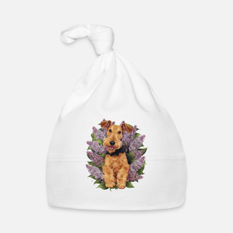 Mignon Airedale Terrier avec lilas Bonnet bio Bébé