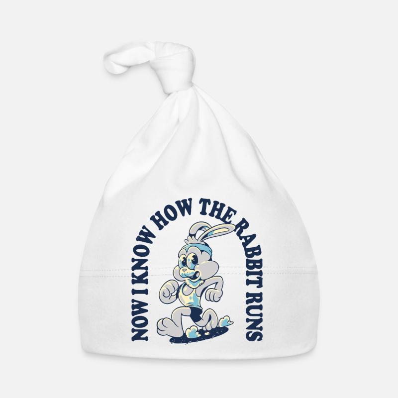 Now I Know How the Rabbit Runs – Denglisch Spruch Baby Bio-Mütze