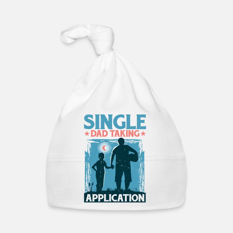 Papa célibataire prenant l’application 5 Bonnet bio Bébé