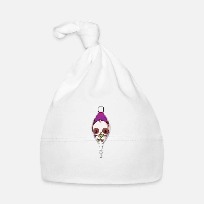 Bébé panda jetant un coup d’œil hors de la fermeture éclair mangeant du bambou Bonnet bio Bébé