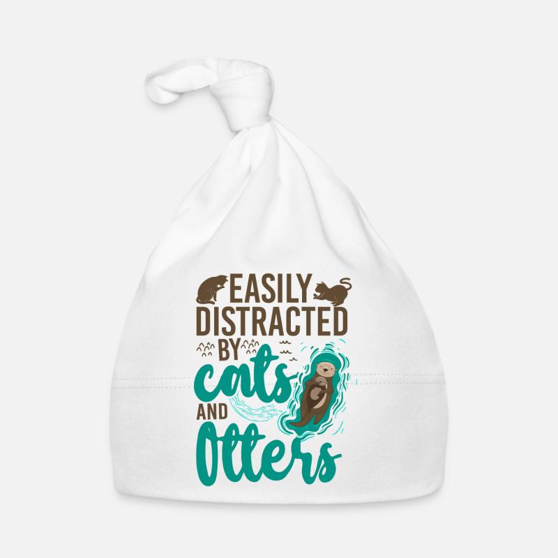Otter Cat Easily Distracted By Baby Bio-Mütze