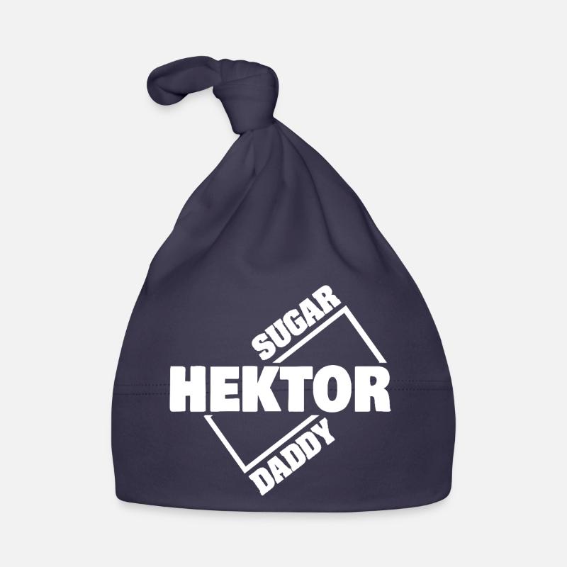 Hector dans le rôle du sugar daddy Bonnet bio Bébé
