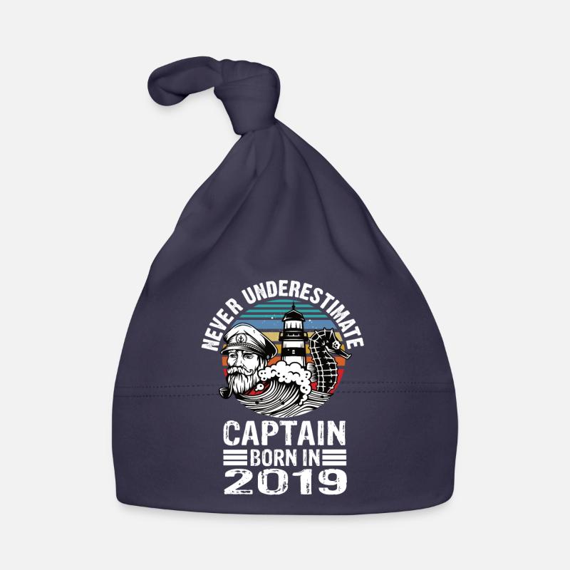 Never Underestimate Captain born in 2019 Baby Bio-Mütze