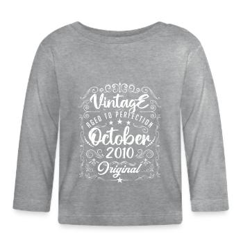 Vintage BORN IN OCTOBER 2010. - Organic Baby Long Sleeve T-Shirt - heather grey - Front