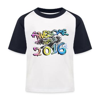 Awesome since 2016 Graffiti Motiv - Kinder Baseball T-Shirt - Weiß/Navy - Vorne