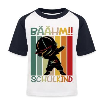 Schulkind 2023 Geschenk - Kinder Baseball T-Shirt - Weiß/Navy - Vorne
