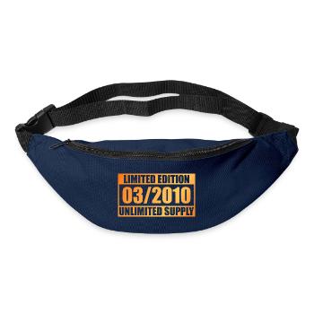 16e anniversaire Édition Limitée - ꝏ Fourniture 03/2010 - Sac banane - marine - Devant