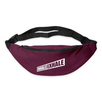 inhale exhale yoga Zitat - Gürteltasche - Burgunderrot - Vorne