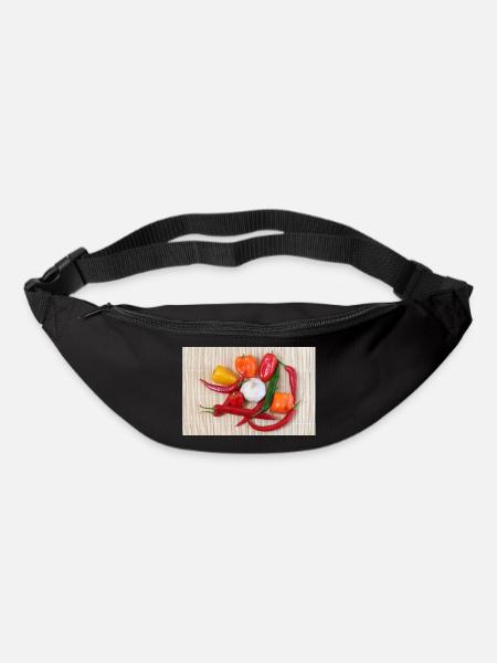 Bunte Chilischoten und Knoblauch - Gürteltasche - Schwarz