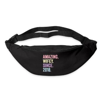 Amazing Wifey Since 2018 - Bum bag - black - Front
