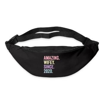 Amazing Wifey Since 2020 - Bum bag - black - Front