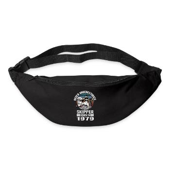 Never Underestimate Skipper born in 1979 - Bum bag - black - Front