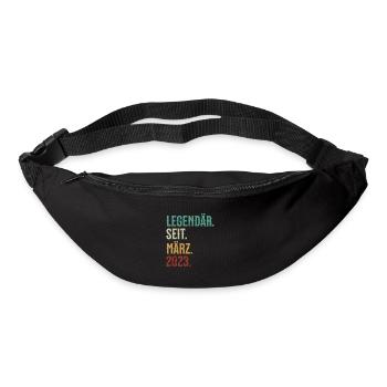 Legendär. Seit. März. 2023. Retro Birthday - Gürteltasche - Schwarz - Vorne
