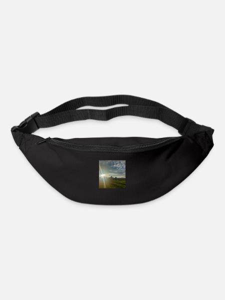 Sunshine in the sky - Gürteltasche - Schwarz