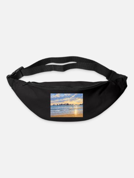 Sonnenuntergang an der Stadtbucht - Gürteltasche - Schwarz
