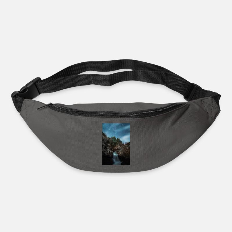 Orion-Sternbild über einem erstaunlichen Fluss - Gürteltasche - Graphite