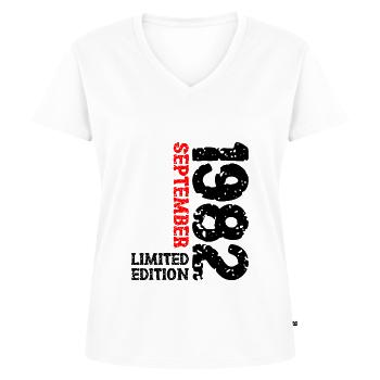1982 September Limited Edition 41. Geburtstag Deko - Frauen Premium Bio T-Shirt mit V-Ausschnitt - Weiß - Vorne - AI Model Female 172 dark (172cm)