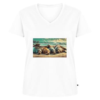 Niedliche Tiere chillen – Seelöwe schläft am Strand - Frauen Premium Bio T-Shirt mit V-Ausschnitt - Weiß - Vorne - AI Model Female 172 dark (172cm)