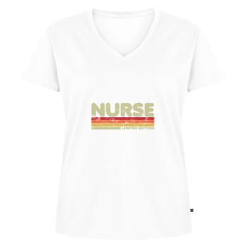 Retro Nurse 80s Limited Edition For Nursing - Frauen Premium Bio T-Shirt mit V-Ausschnitt - Weiß - Vorne - AI Model Female 172 dark (172cm)